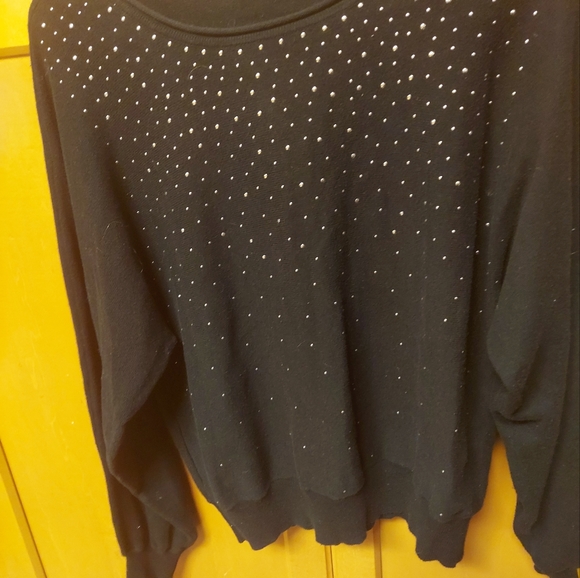 Black top tiny gold studs on entire front. Office to date boho top large - Picture 1 of 4